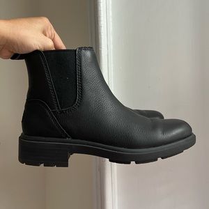 UGG Harrison Chelsea Boots
